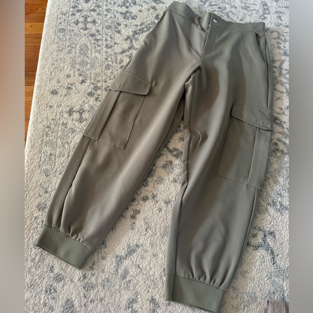 Gently used, Zara cargo jogger dress pants.